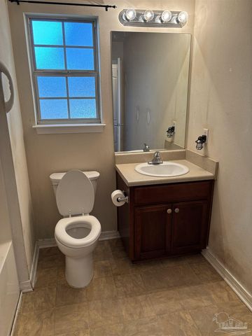 6837 Old West Ln, Milton, FL 32570