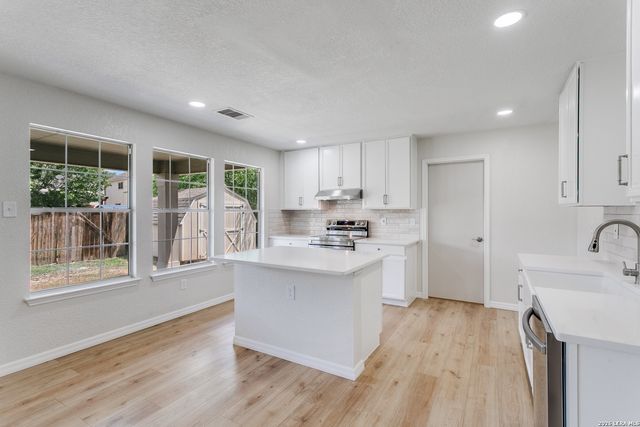 5011 Terrace Wood, San Antonio, TX 78223