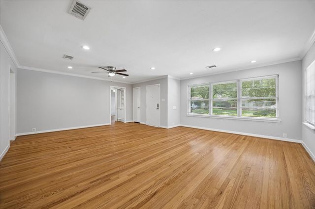 8511 Bluegate Street, Houston, TX 77025