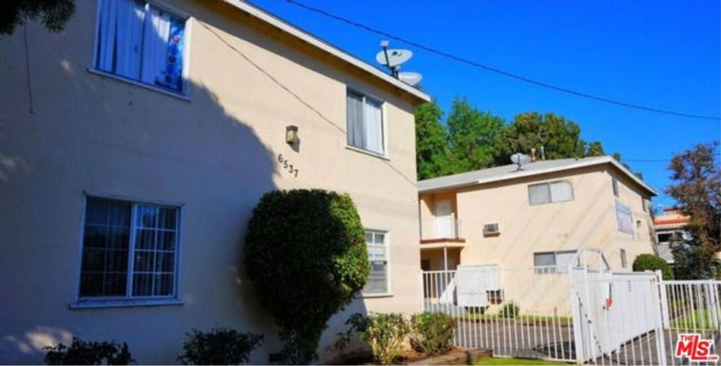 6537 Woodley Avenue, Van Nuys (los Angeles), CA 91406