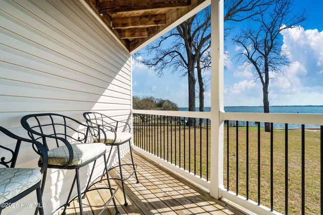 89 Country Club Drive Apt H2, Arapahoe, NC 28510