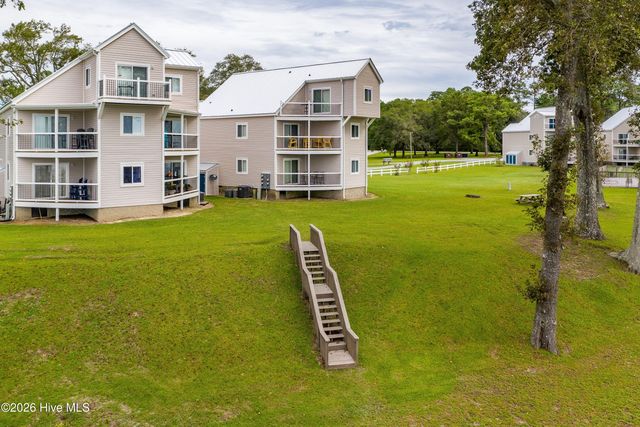 89 Country Club Drive Apt H2, Arapahoe, NC 28510