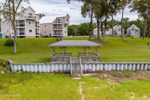 89 Country Club Drive Apt H2, Arapahoe, NC 28510