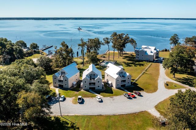 89 Country Club Drive Apt H2, Arapahoe, NC 28510