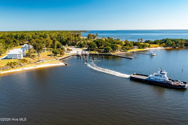 89 Country Club Drive Apt H2, Arapahoe, NC 28510