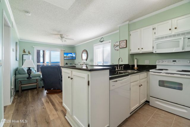 89 Country Club Drive Apt H2, Arapahoe, NC 28510