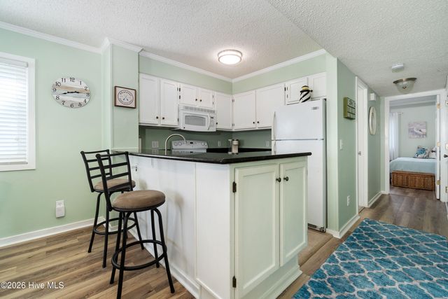 89 Country Club Drive Apt H2, Arapahoe, NC 28510