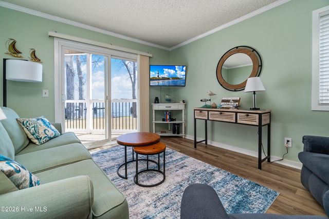 89 Country Club Drive Apt H2, Arapahoe, NC 28510