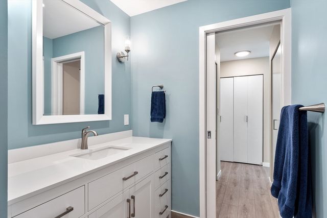 4 Canal Park 609, Cambridge, MA 02141