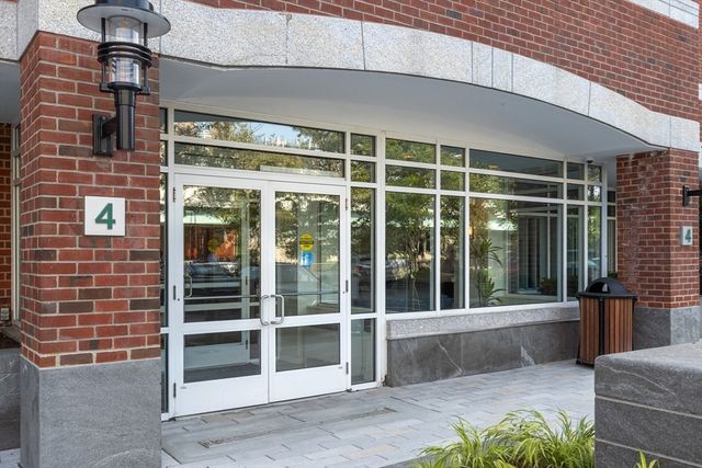 4 Canal Park 609, Cambridge, MA 02141