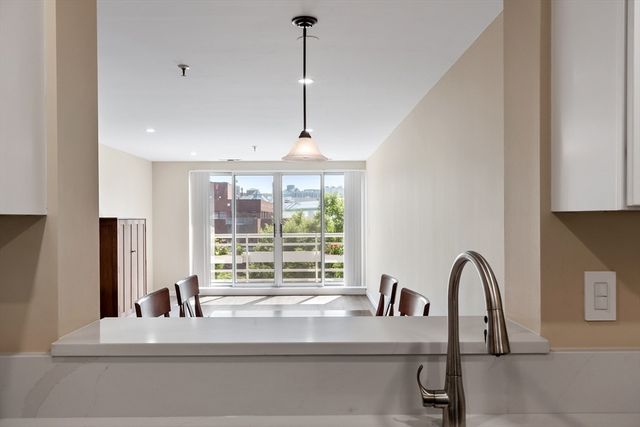 4 Canal Park 609, Cambridge, MA 02141