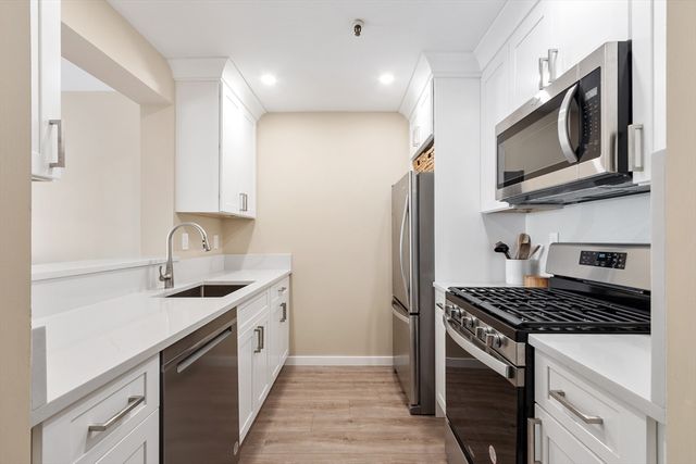 4 Canal Park 609, Cambridge, MA 02141