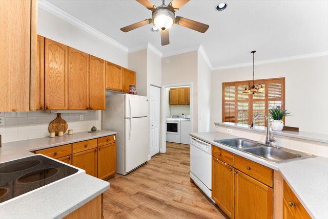 5302 VICTORIA Circle, West Palm Beach, FL 33409