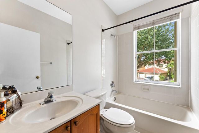 5302 VICTORIA Circle, West Palm Beach, FL 33409