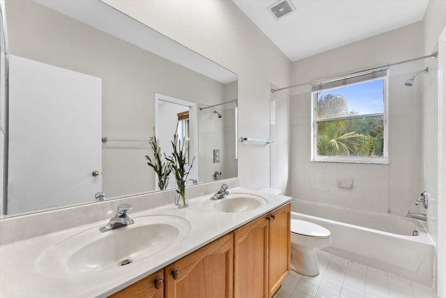 5302 VICTORIA Circle, West Palm Beach, FL 33409