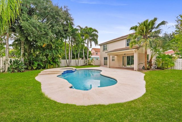 5302 VICTORIA Circle, West Palm Beach, FL 33409