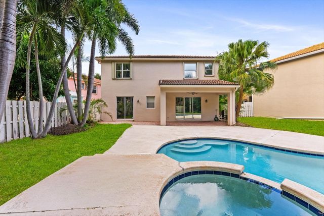 5302 VICTORIA Circle, West Palm Beach, FL 33409