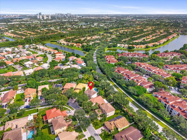 5302 VICTORIA Circle, West Palm Beach, FL 33409