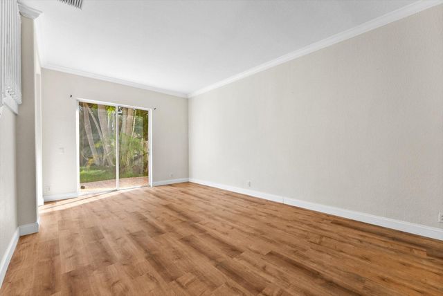 5302 VICTORIA Circle, West Palm Beach, FL 33409