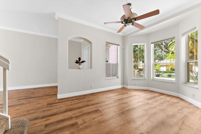 5302 VICTORIA Circle, West Palm Beach, FL 33409