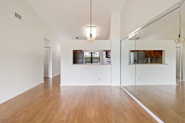 4698 Lucerne Lakes Boulevard E 202, Lake Worth, FL 33467