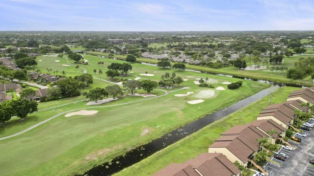 4698 Lucerne Lakes Boulevard E 202, Lake Worth, FL 33467