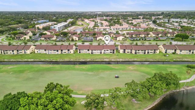 4698 Lucerne Lakes Boulevard E 202, Lake Worth, FL 33467