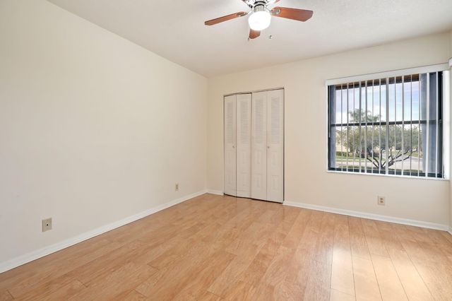4698 Lucerne Lakes Boulevard E 202, Lake Worth, FL 33467
