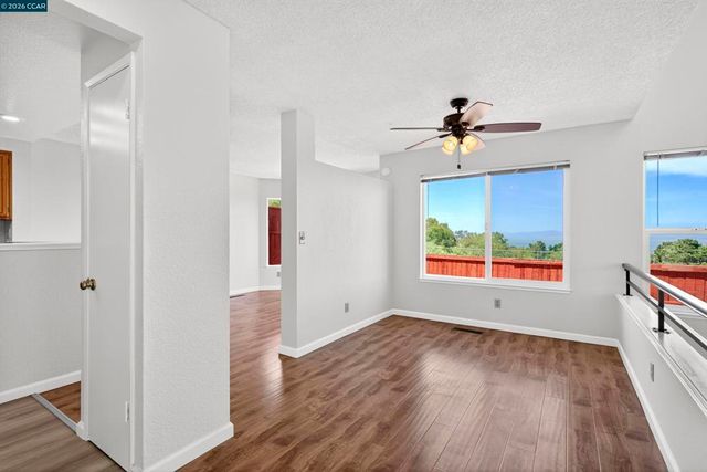 1418 Greenfield Cir, Pinole, CA 94564