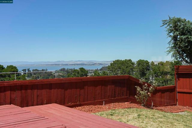1418 Greenfield Cir, Pinole, CA 94564