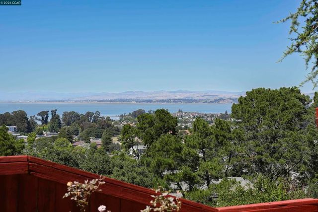 1418 Greenfield Cir, Pinole, CA 94564