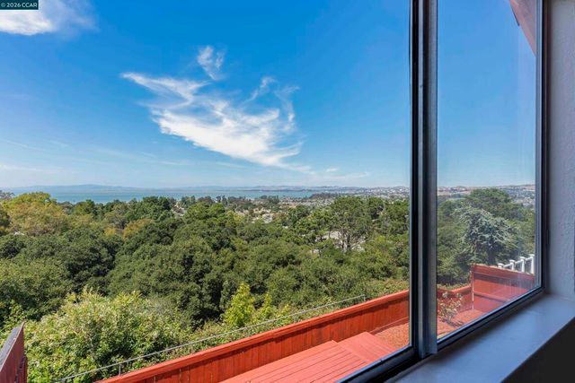 1418 Greenfield Cir, Pinole, CA 94564