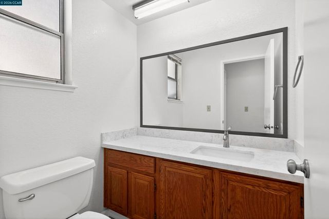 1418 Greenfield Cir, Pinole, CA 94564
