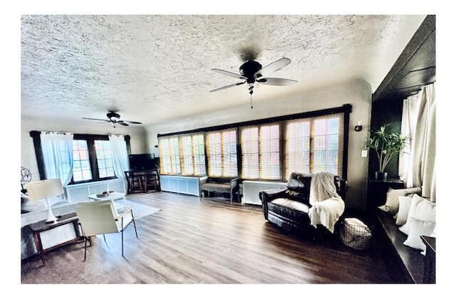 2067 S 82nd STREET, West Allis, WI 53219
