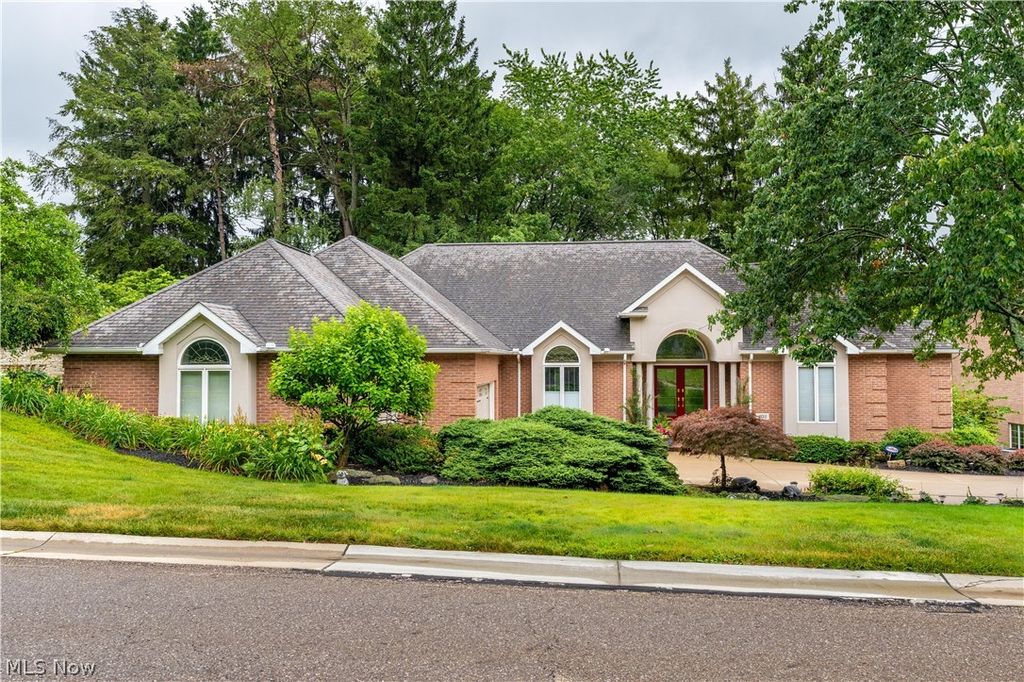 4126 Glenmoor Road NW, Canton, OH 44718