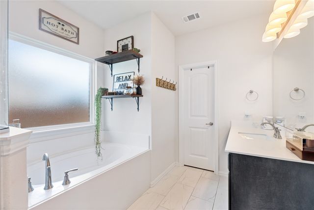 200 Beechcraft Court, Caddo Mills, TX 75135