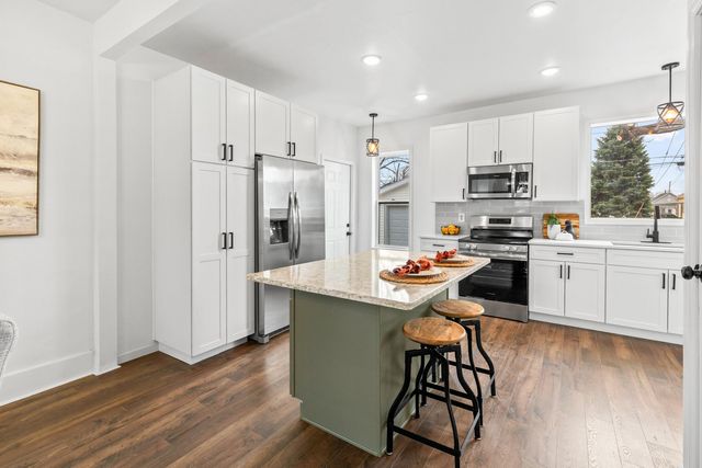 2415 AVENUE F, Council Bluffs, IA 51501