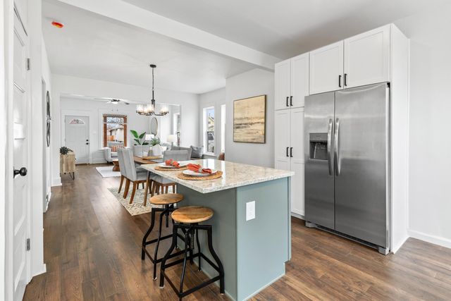 2415 AVENUE F, Council Bluffs, IA 51501