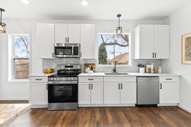 2415 AVENUE F, Council Bluffs, IA 51501