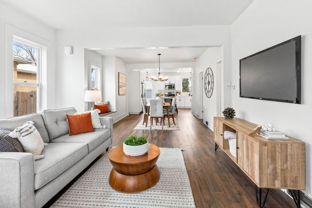 2415 AVENUE F, Council Bluffs, IA 51501