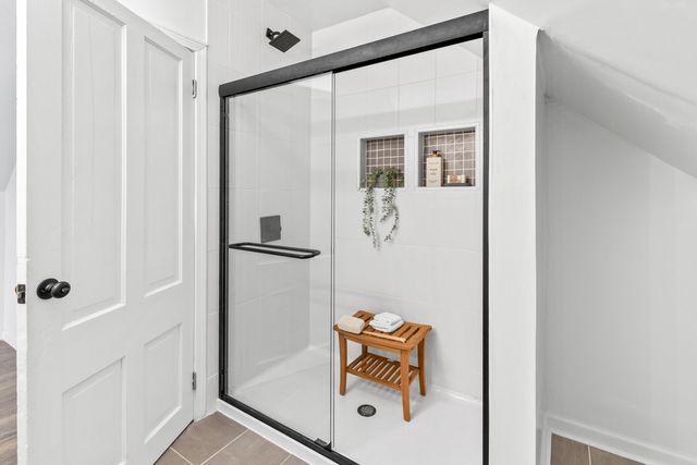 2415 AVENUE F, Council Bluffs, IA 51501