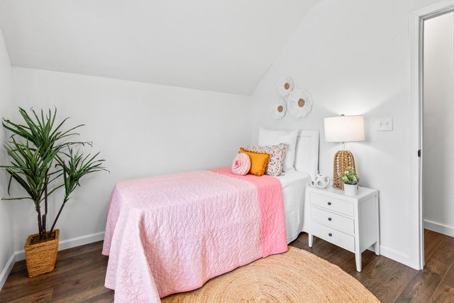 2415 AVENUE F, Council Bluffs, IA 51501