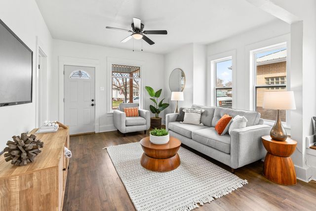 2415 AVENUE F, Council Bluffs, IA 51501