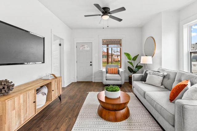 2415 AVENUE F, Council Bluffs, IA 51501