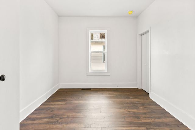 2415 AVENUE F, Council Bluffs, IA 51501