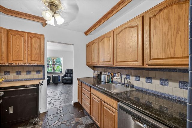 732 NW 43rd Court, Oakland Park, FL 33309