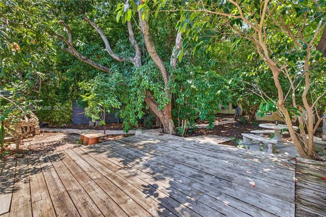 732 NW 43rd Court, Oakland Park, FL 33309