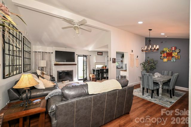 8831 Gamesford Drive 74, Charlotte, NC 28277