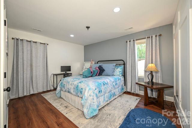 8831 Gamesford Drive 74, Charlotte, NC 28277