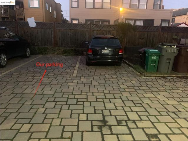 562 29th St, Oakland, CA 94605